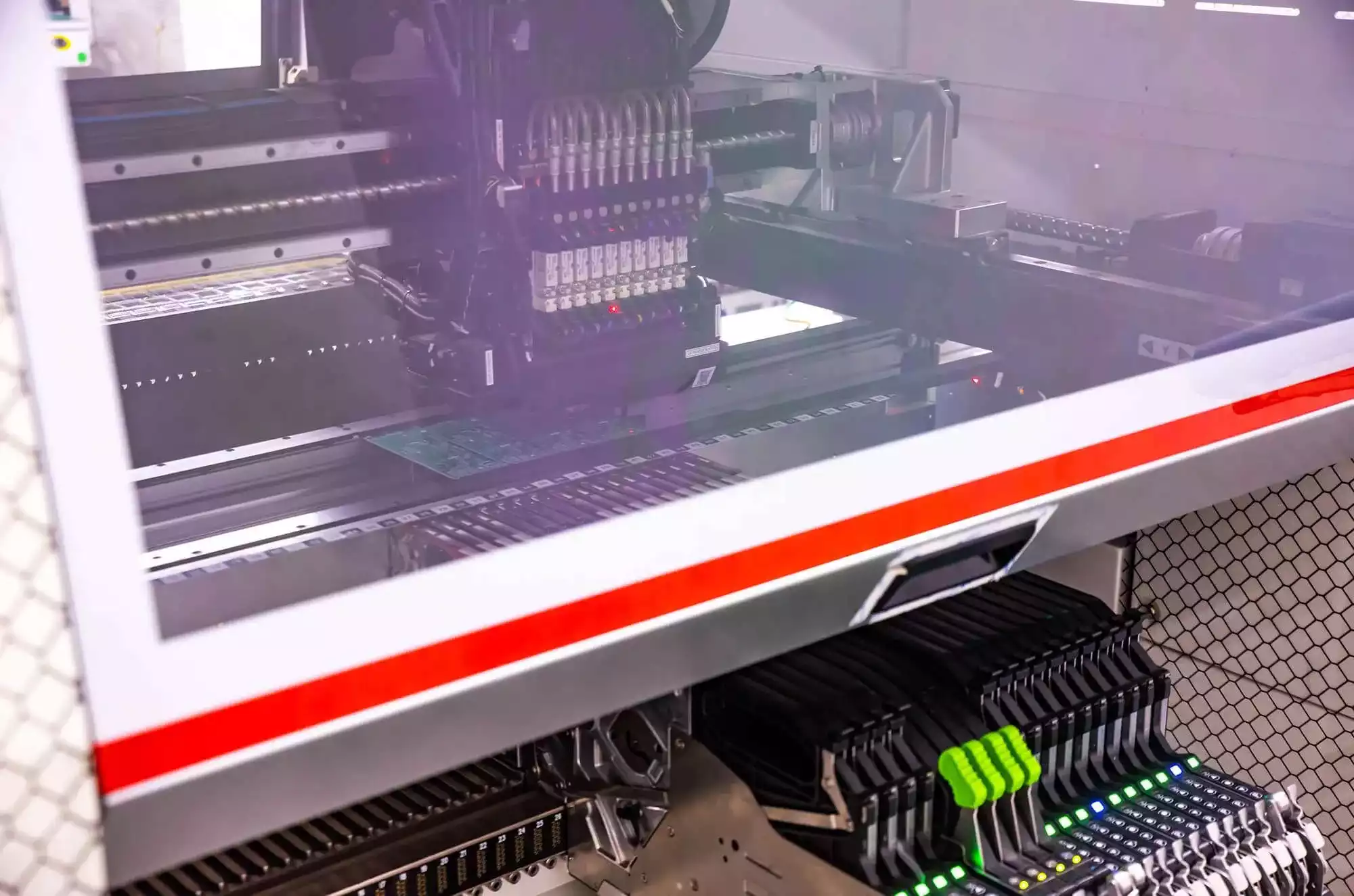 Automatic-pick-and-place-equipment