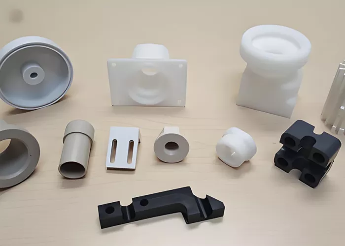 Materiali plastici per CNC
