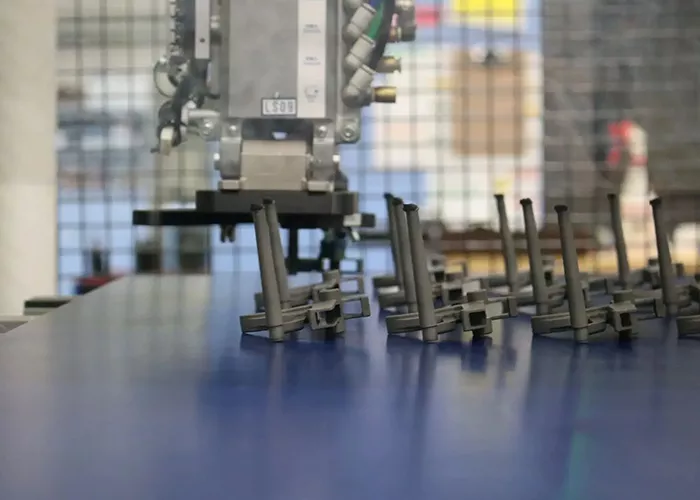 Materiali per lo stampaggio a iniezione di metalli